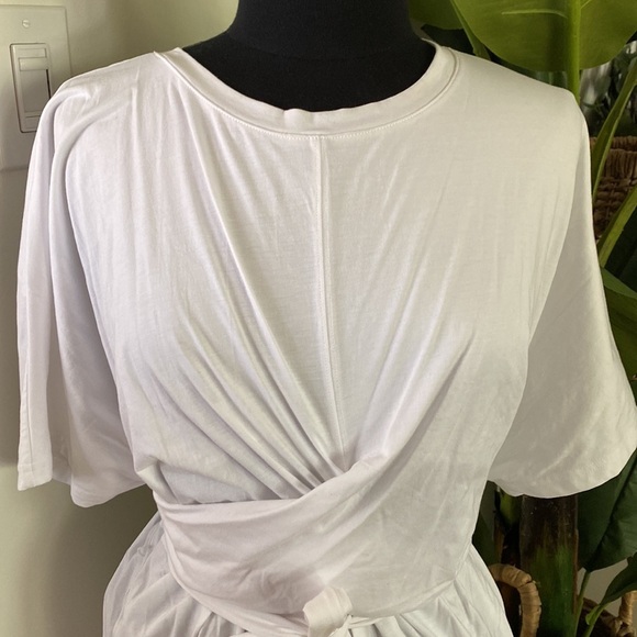 Banana Republic Criss Cross Wrap T-Shirt stop - Picture 2 of 8